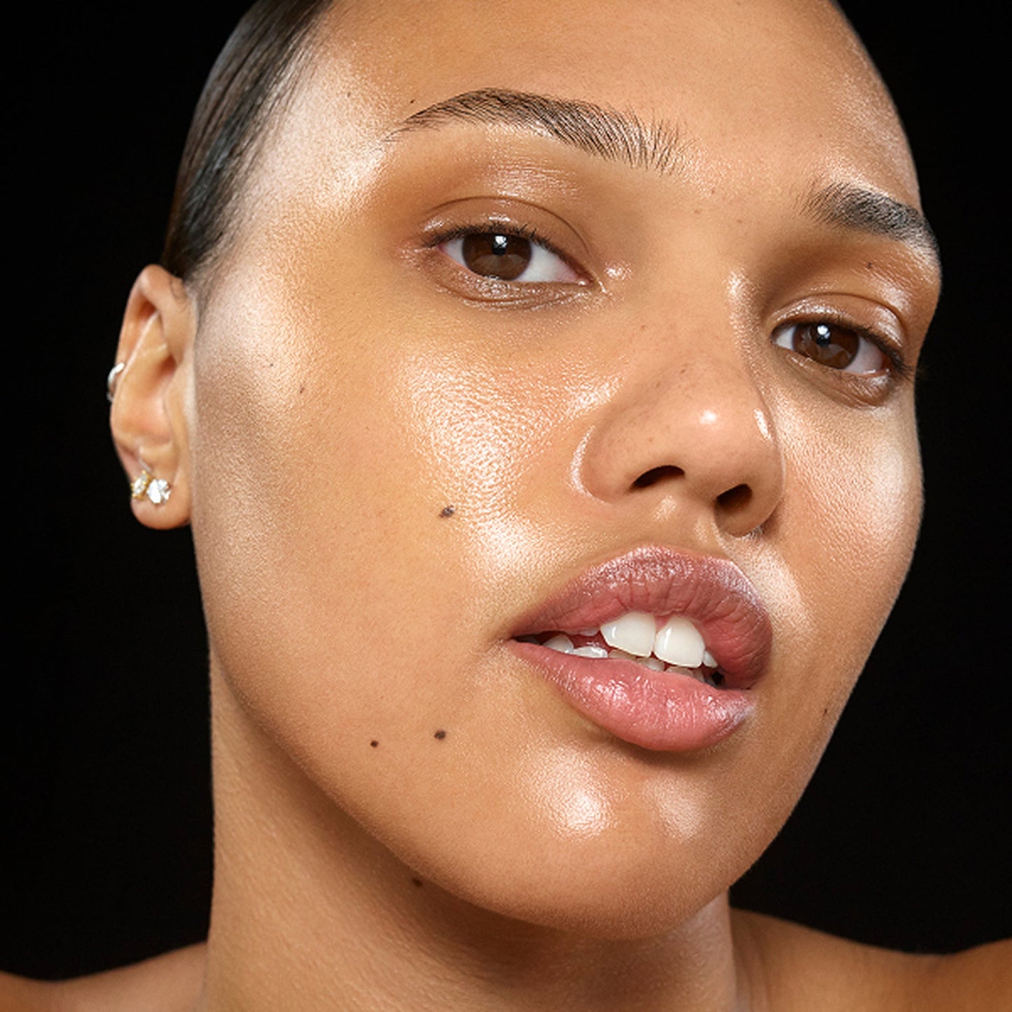 the-bestselling-intro-to-great-skin-h2 InsiderKit_UK_Model2_2000x2000_d49c66d7-afe9-44f8-93cf-038360f6f620.jpg
