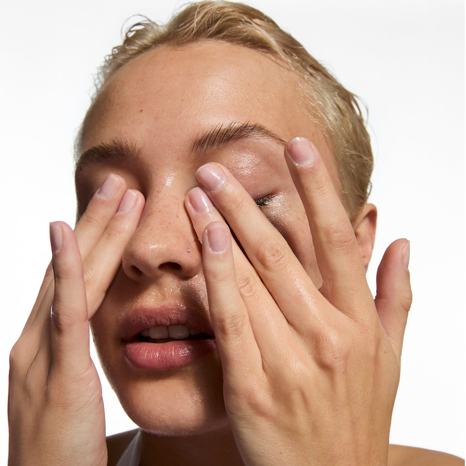 the-bestselling-intro-to-great-skin-h2 MysteryBundle_Model_2000x2000_8c068f88-8954-45a2-bafe-e122a0319042.jpg