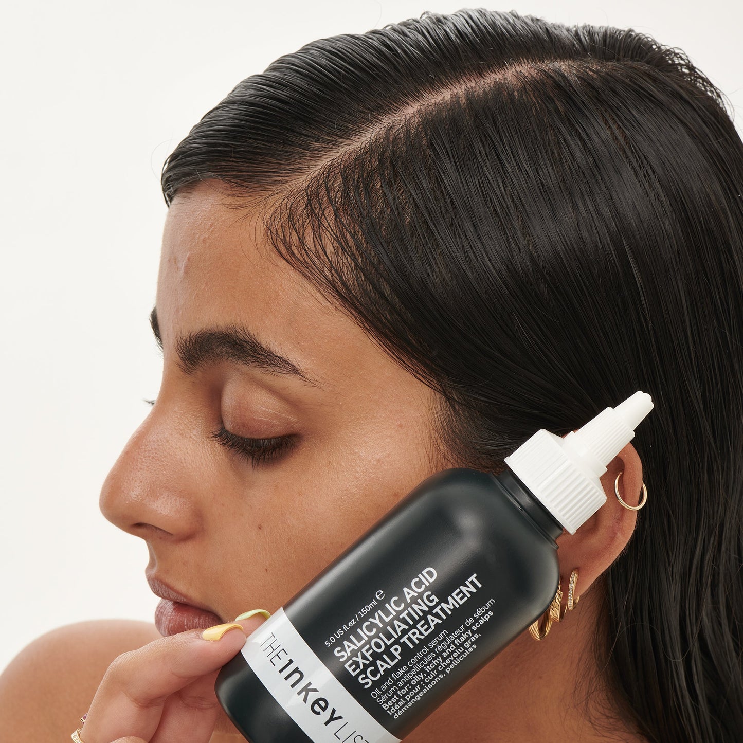 clean-and-healthy-scalp-duo-a7 SallyHAIR_ModelLifestyle_2e55b949-fa6c-43b1-8dc6-497be78c74bb.jpg